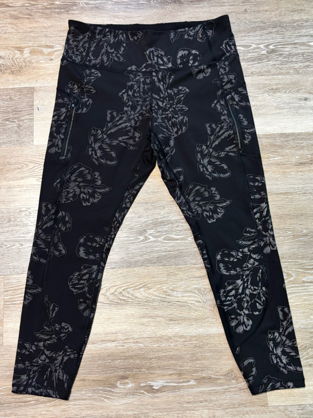 Athleta Black Floral Print Womens' Leggings
